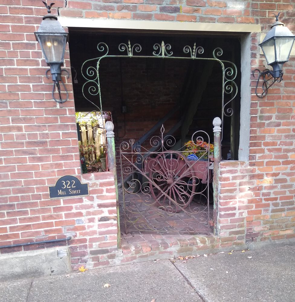 624 W Main St, Madison, IN 47250